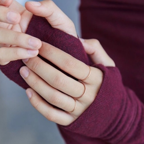 Maroon Burgundy Me to We Essentials Turtleneck - Picture 2 of 6